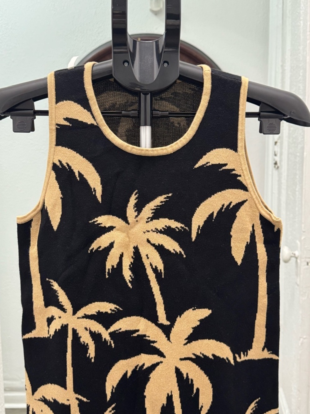 J.McLaughlin Palm Print Sleeveless Dress XS Black Tan Resort Knit Midi - Picture 5 of 12